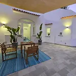 Chiaia Di Rose Rooms & Apartment