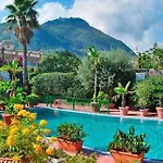 Junior Hotel Village