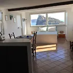 Mansarda Con Terrazza Davanti Castello Aragonese