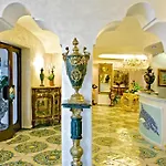 Strand Hotel Delfini
