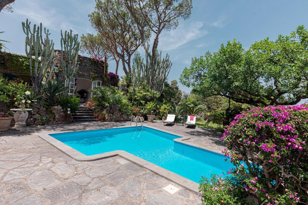 Villa Barkley -luxury Estate With Cottages With A Pool By Elite Villas Casamicciola Terme